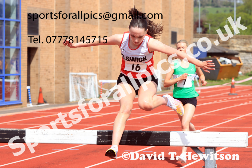Steeplechase, 2026 Elswick Harriers Event, Wentworth, Hexham. Photo: David T. Hewitson/Sports for All Pics